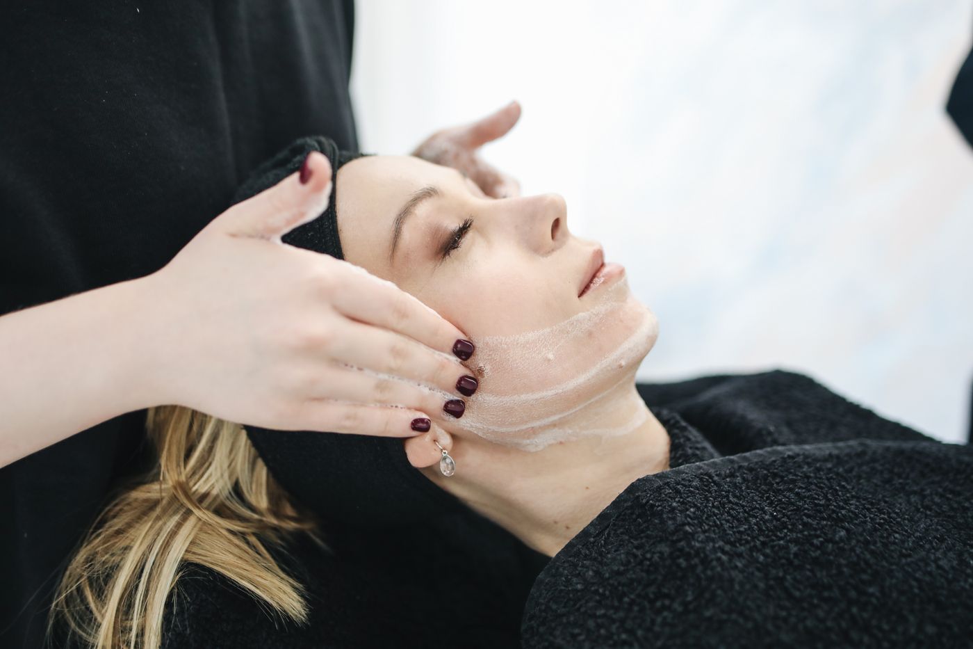 Protocolo de peeling em salão de estética